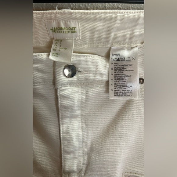 H&M Women's White Jeans with Zipper Accents Size 8 - Picture 6 of 6